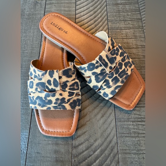 Indigo Leopard Print Sandals Women's Size 8.5 (NWOT) - Picture 1 of 7